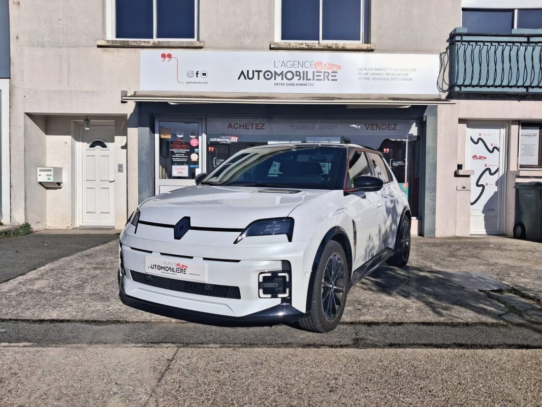 Renault R5 II E-TECH 150cv 52 KWH ICONIC CINQ Confort - 1ère main - Attelage — 1