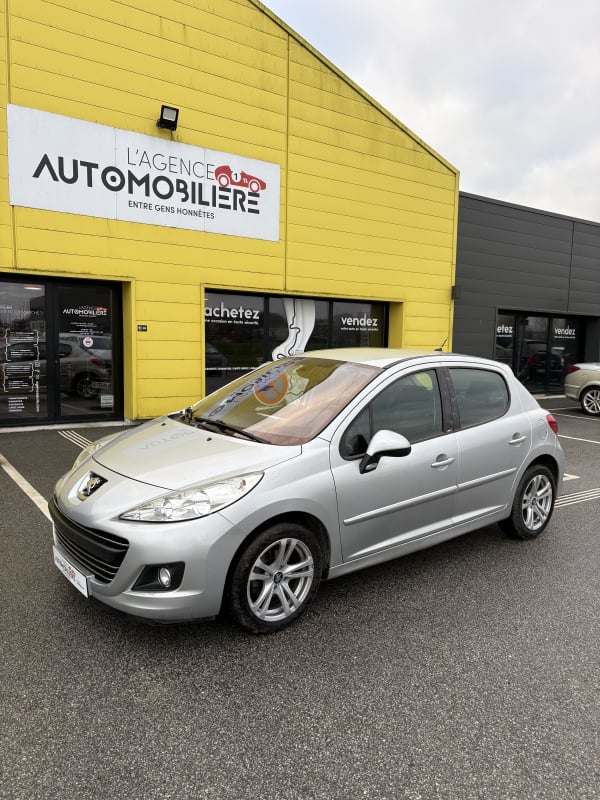 Peugeot 207 1.4 VTI 90 PREMIUM 5P. // Boite automatique — 1