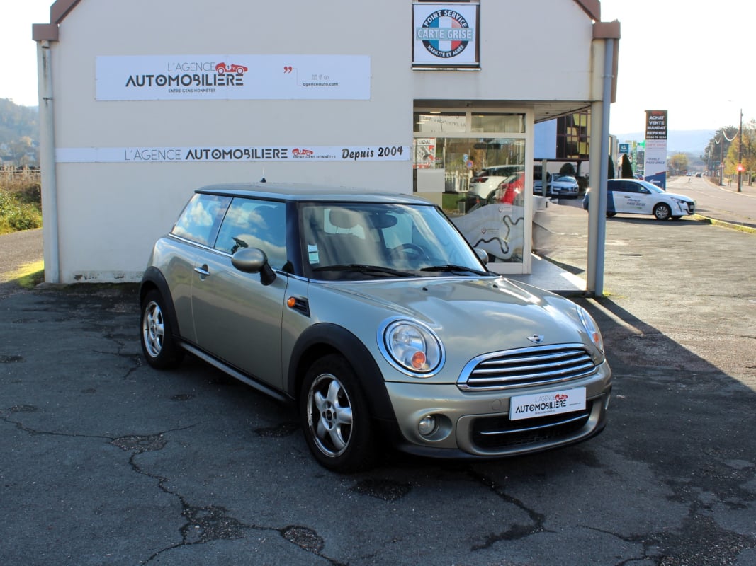 Mini Cooper Hatch D 112 CH 5.0 cv ENTRETIEN A JOUR — 1