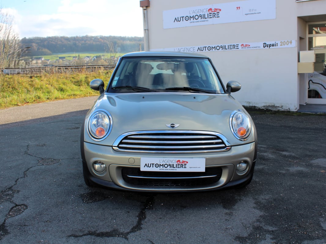 Mini Cooper Hatch D 112 CH 5.0 cv ENTRETIEN A JOUR — 2