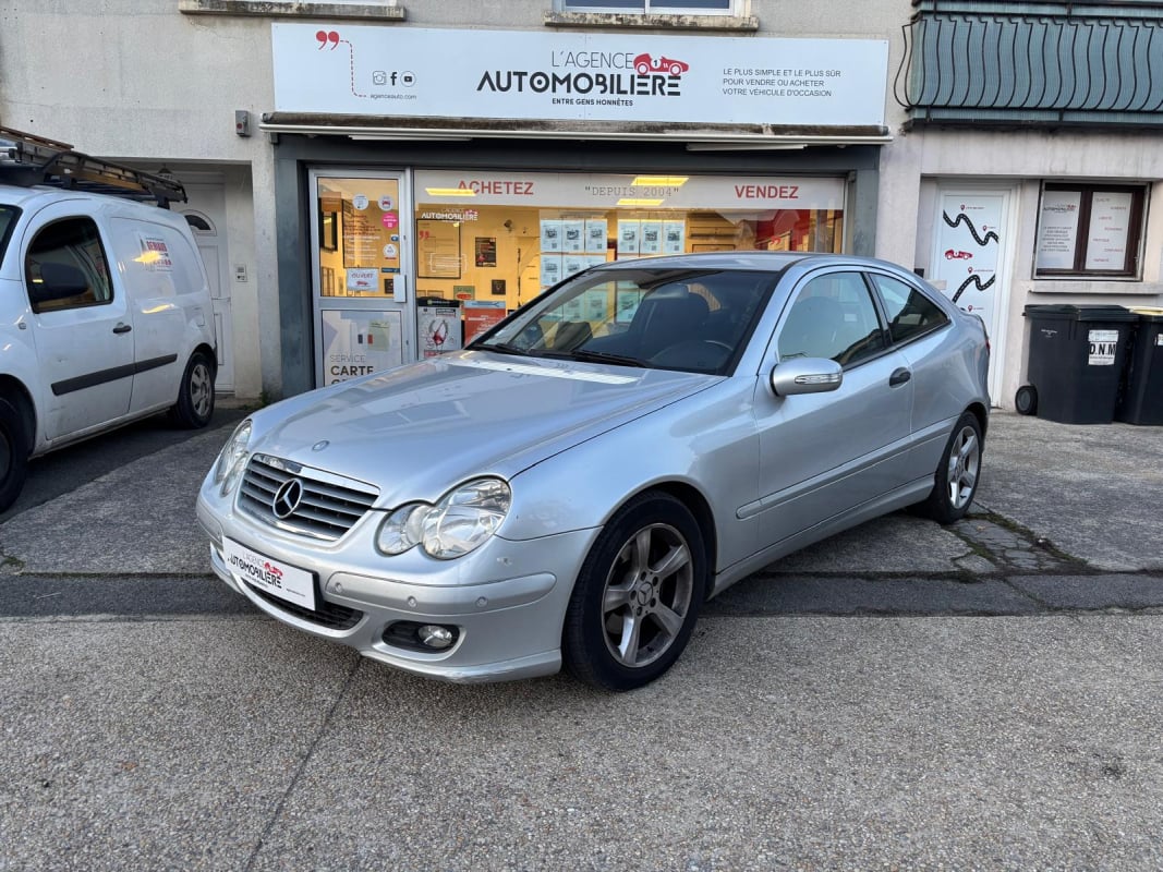 Mercedes-Benz Classe C II Coupé Sport 220 CDi 2.2 150 cv - Elegance - Boîte auto — 1