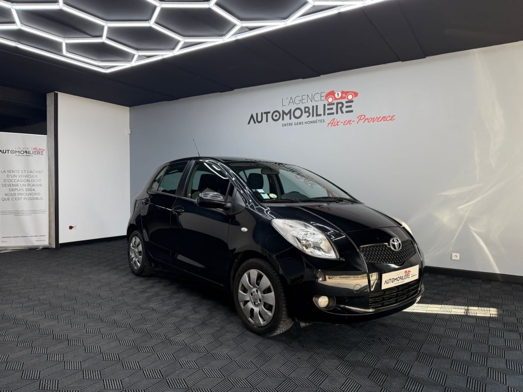 Toyota Yaris 1.3 VVT-i Luna – 83 ch - Première main familiale — 1