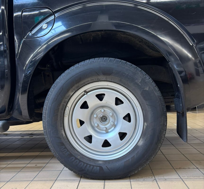 Nissan Navara DOUBLE-CAB 2.5 DCI 171 4X4 XE — 29
