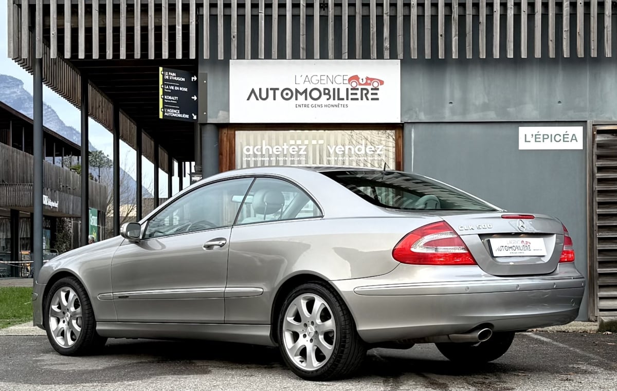 Mercedes-Benz CLK Coupé 500 5.0i V8 306ch 5G-Tronic Elégance - Origine France — 2