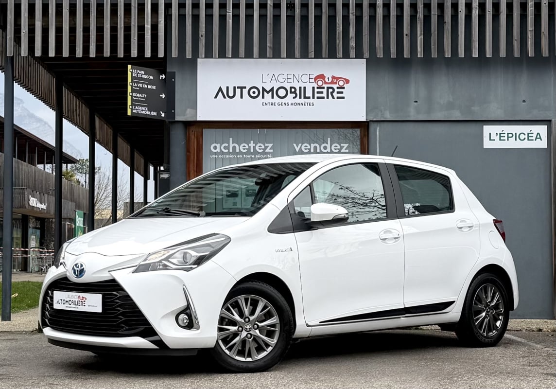 Toyota Yaris 1.5 VVT-i HSD Hybrid 100h E-CVT Dynamic / 1°Main — 1