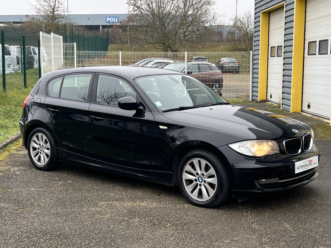 BMW Série 1 LCI 116d 2.0 d 115 CV Confort Camera - CarPlay — 1
