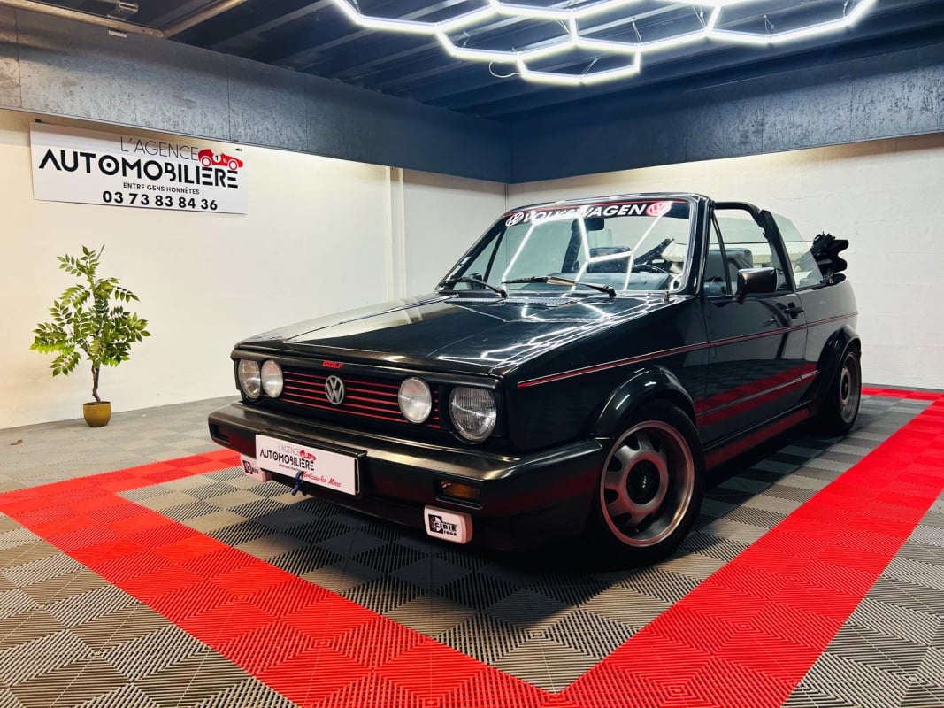 Volkswagen Golf Golf I Cabriolet 1.8 i 98cv Boîte auto - Bel'air Karman — 1