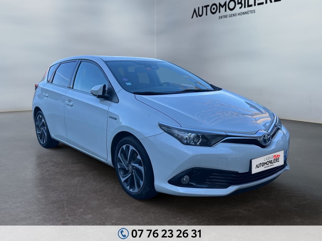 Toyota Auris 1.8 hsd 136 cv designe hybride BVA — 1