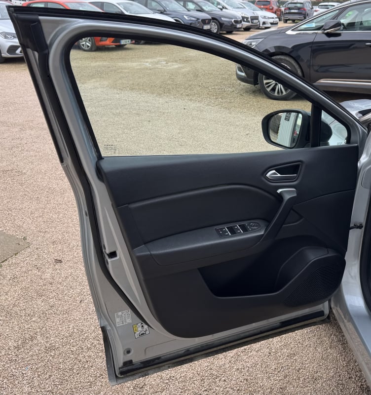 Renault Captur 1.3 TCe - 130cv INTENS — 23