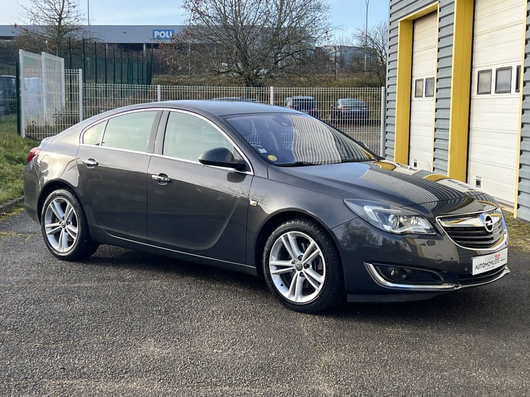 Opel Insignia Insignia 2.0 CDTI 163 FAP Cosmo Pack CT Vierge Courroie changée Révisé — 1