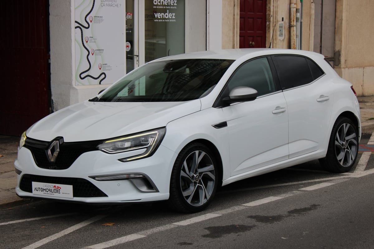 Renault Megane 1.6 TCe 205 GT EDC 4CONTROL ( Caméra de recul, Moteur à chaîne, GPS ... ) — 1