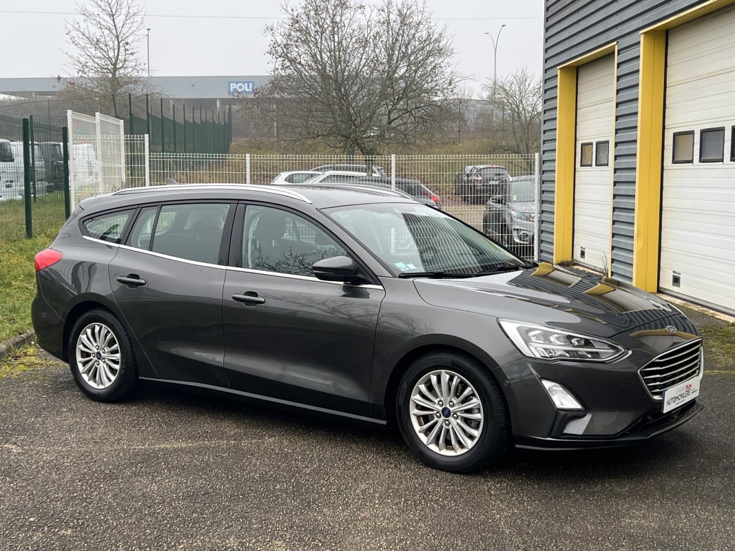 Ford Focus SW 1.5 150 CV Titanium CarPlay Sièges et volant chauffants Caméra Coffre electrique — 1