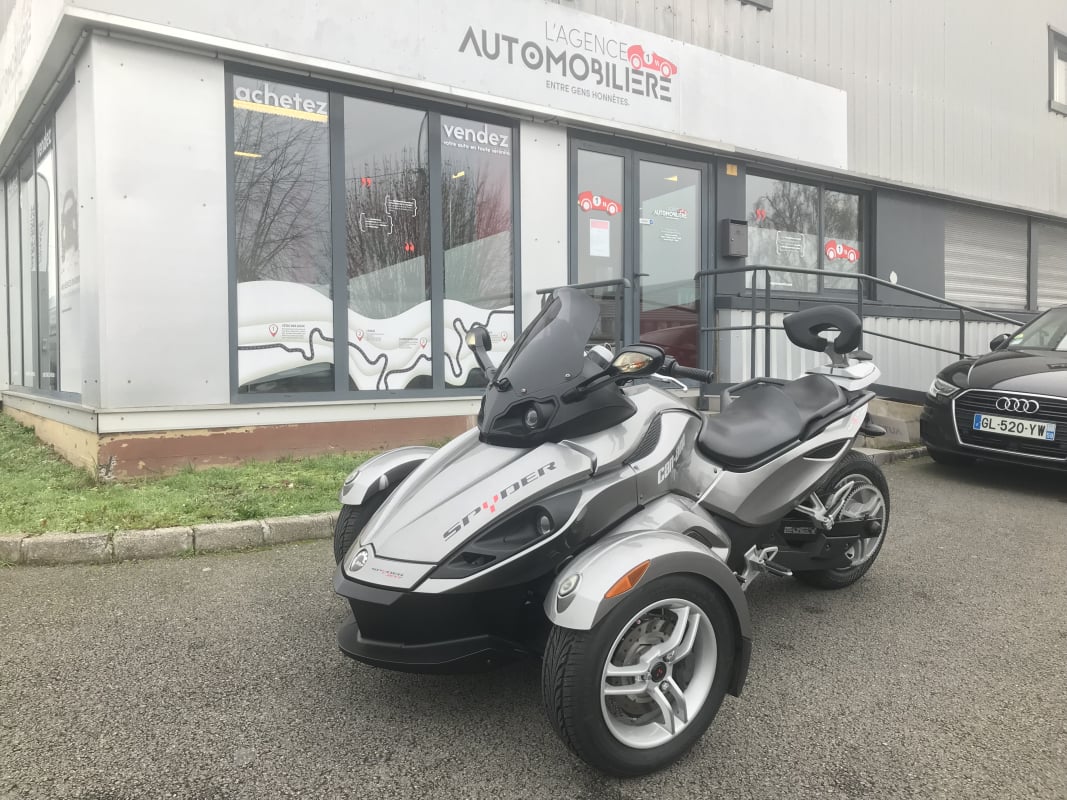 CAN-AM Spyder RS — 1
