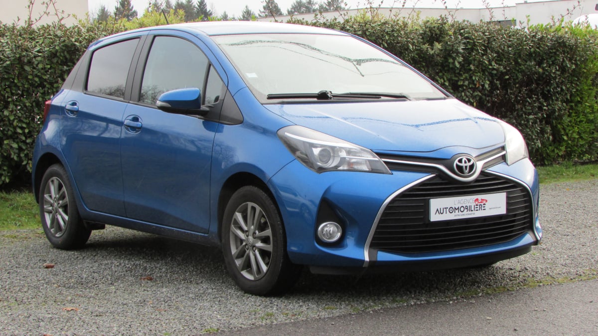 Toyota Yaris VVT-i 100CH Dynamic 5 portes — 1