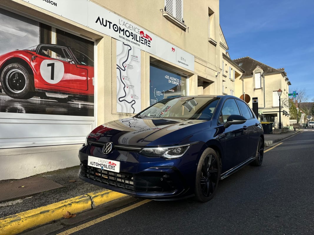 Volkswagen Golf VIII 1.5 ETSI OPF 150 R-LINE DSG7 — 1