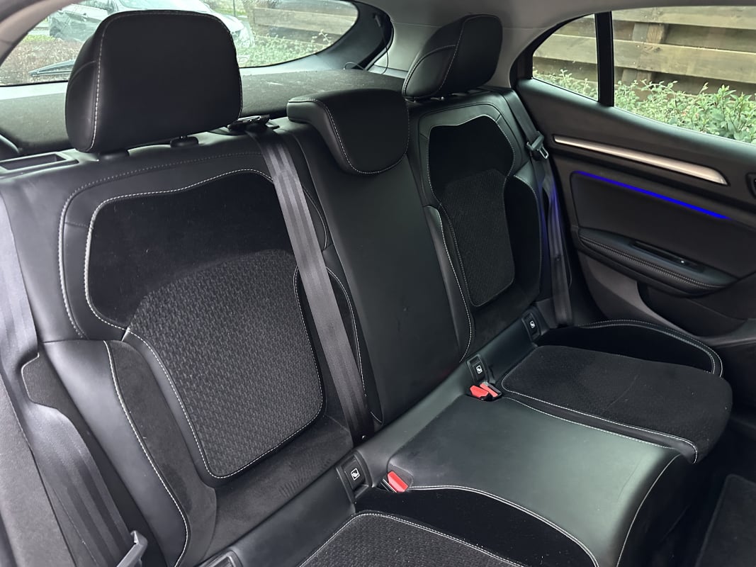 Renault Megane IV 1.2 TCE 130 ENERGY INTENS EDC — 32