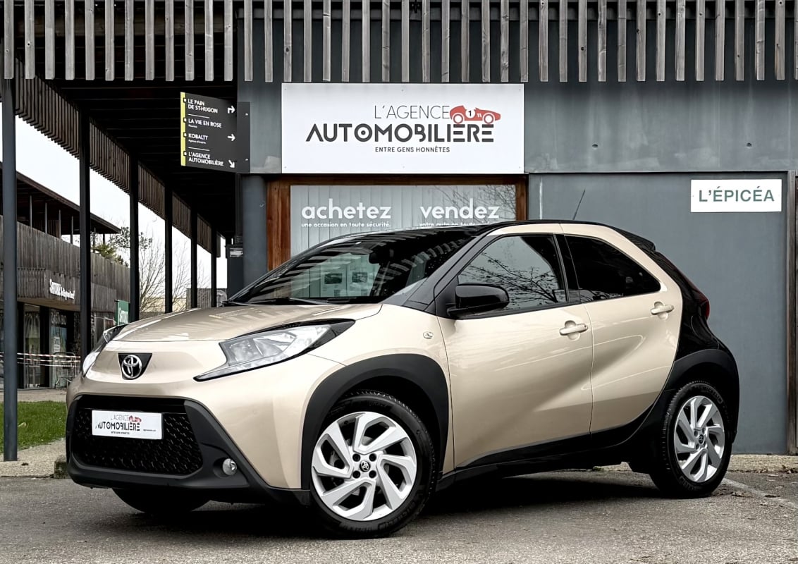 Toyota Aygo X 1.0 VVT-i 72ch Design S-CVT / 1°Main - Caméra & Radars — 1