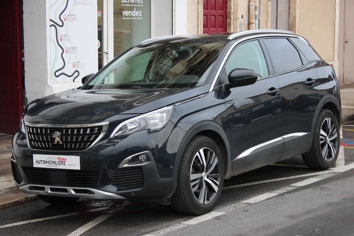 Peugeot 3008 GENERATION-II -130 ALLURE START-STOP ( Attelage, Radar Arr, GPS ... ) — 1