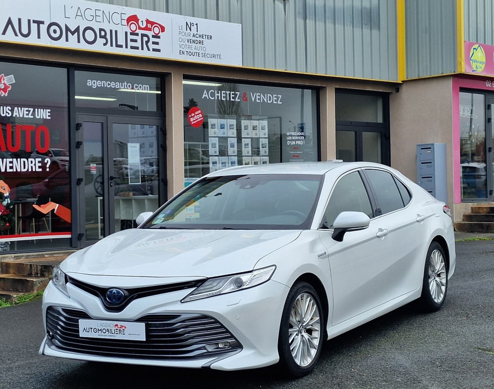 Toyota Camry 2.5 VVT-I 218 H DESIGN Suivi Full Toyota — 1