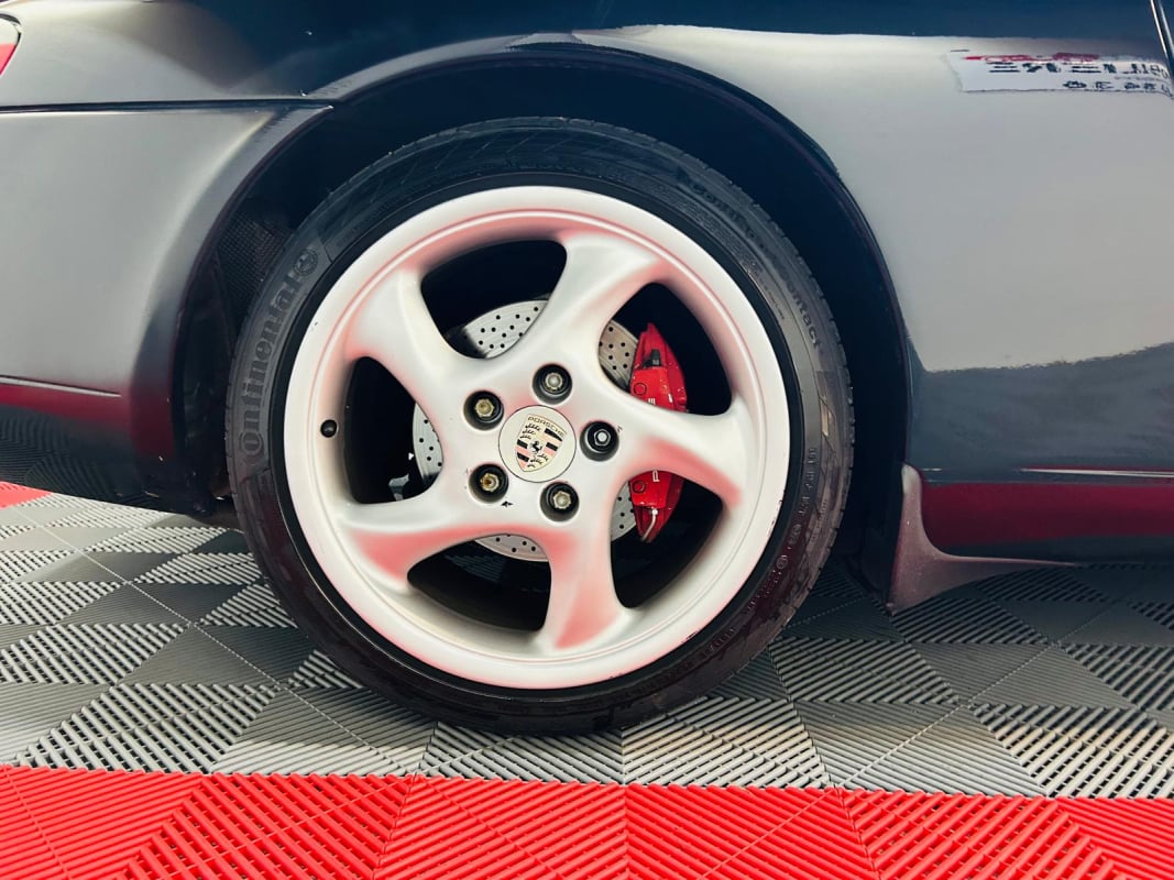 Porsche 911 (996) Coupé - Carrera 4 - 301 cv — 23