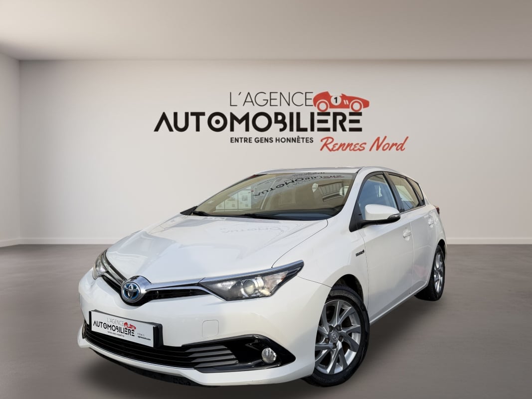 Toyota Auris Hybride 136h Dynamic — 1