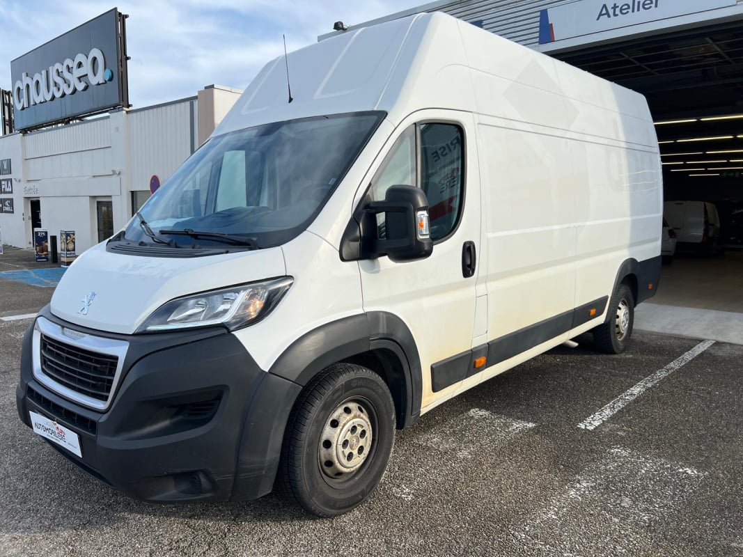Peugeot Boxer 2.2 BLUEHDI 140 S&S PREMIUM 435 L3H3 — 1