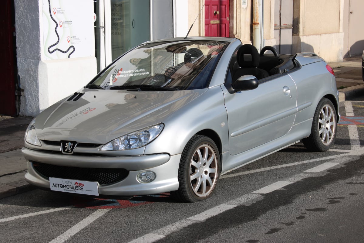 Peugeot 206 CC 1.6 110 ( Entretien à jour, Clim, Radio ... ) — 1