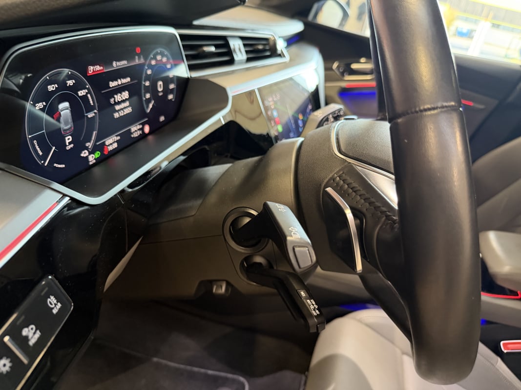 Audi E-Tron E-Tron 55 Avus Extended Quattro 408 ch - Noir Mythic - 2019 — 37