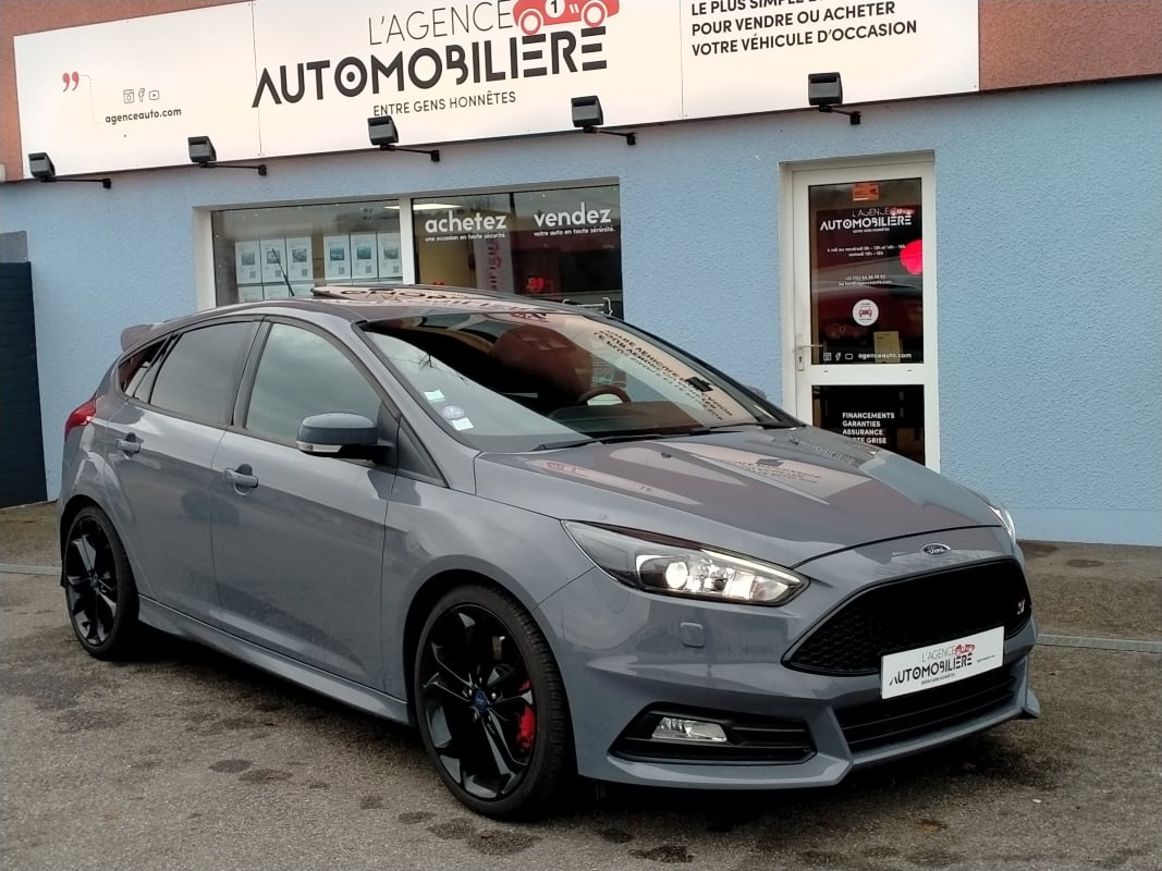 Ford Focus ST 2.0 ECOBOOST 250ch S&S — 1