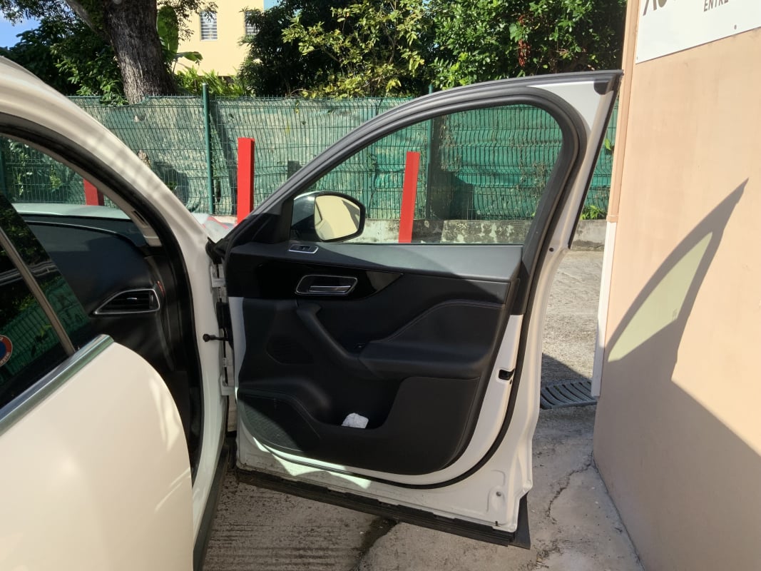Jaguar F-Pace I Ph1 2.0D 180 PRESTIGE 4x4 BVA — 2