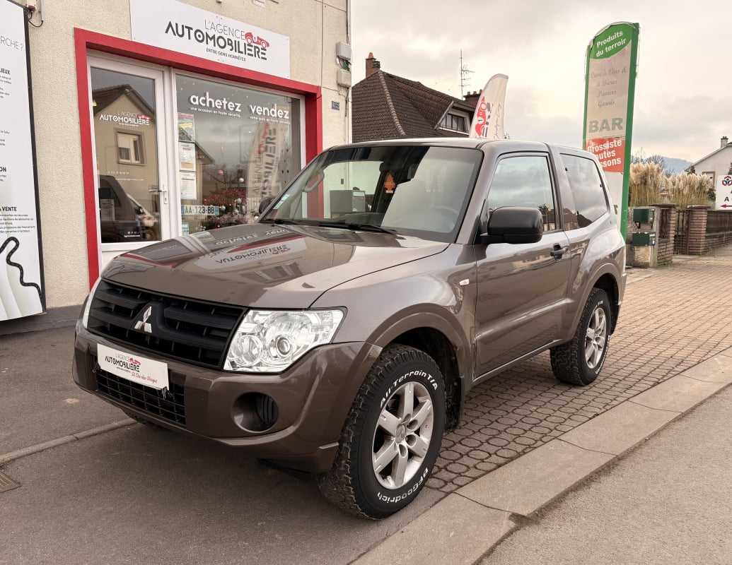 Mitsubishi Pajero Short Wagon 3.2 4WD 200 ch Attelage — 1