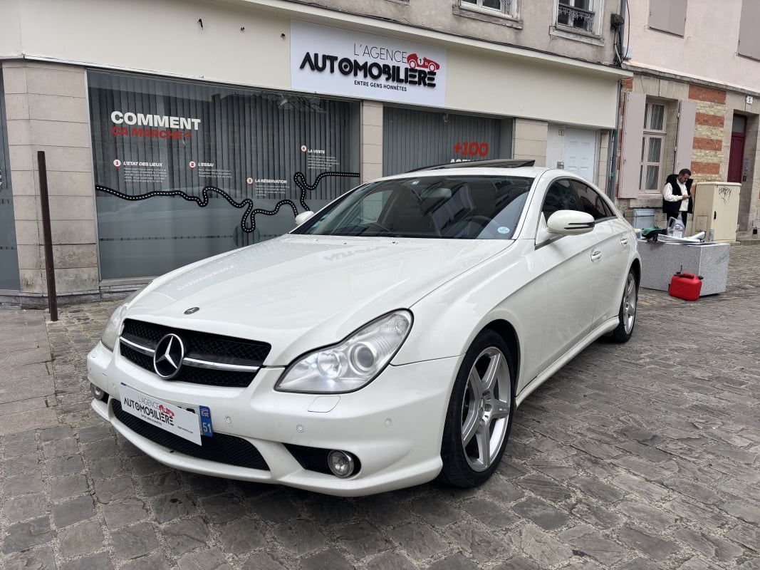 Mercedes-Benz CLS (219) Coupé 500 5.5 i V8 32V 7G-TRONIC 388 cv Boîte auto — 1