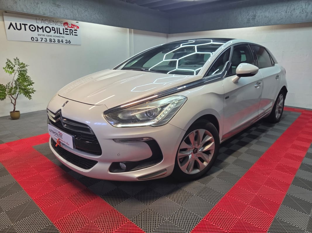 Citroen DS5 HYBRID4 EXECUTIVE 4WD BMP6 — 1