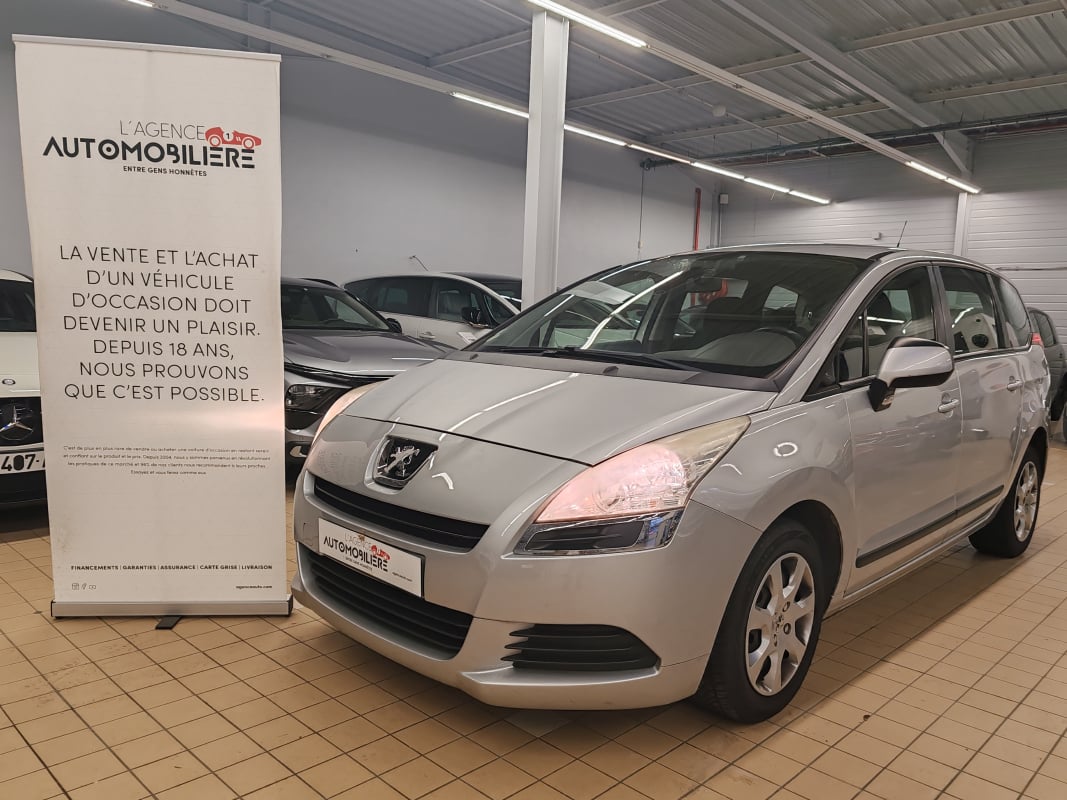 Peugeot 5008 1.6 HDI 115 CH FAP ACCESS 7PL — 1