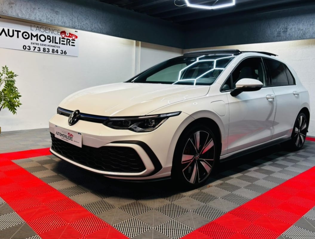 Volkswagen Golf VIII 1.4 GTE Plug-in Hybrid 245 CV / 180 KW — 1