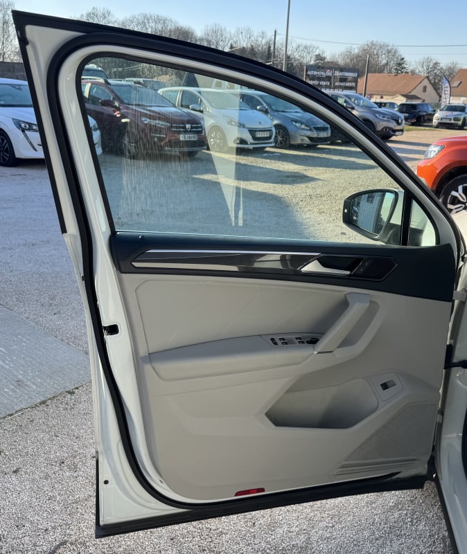 Volkswagen Tiguan 2.0 BI-TDI DSG7 - 240cv CARAT EXCLUSIVE — 25