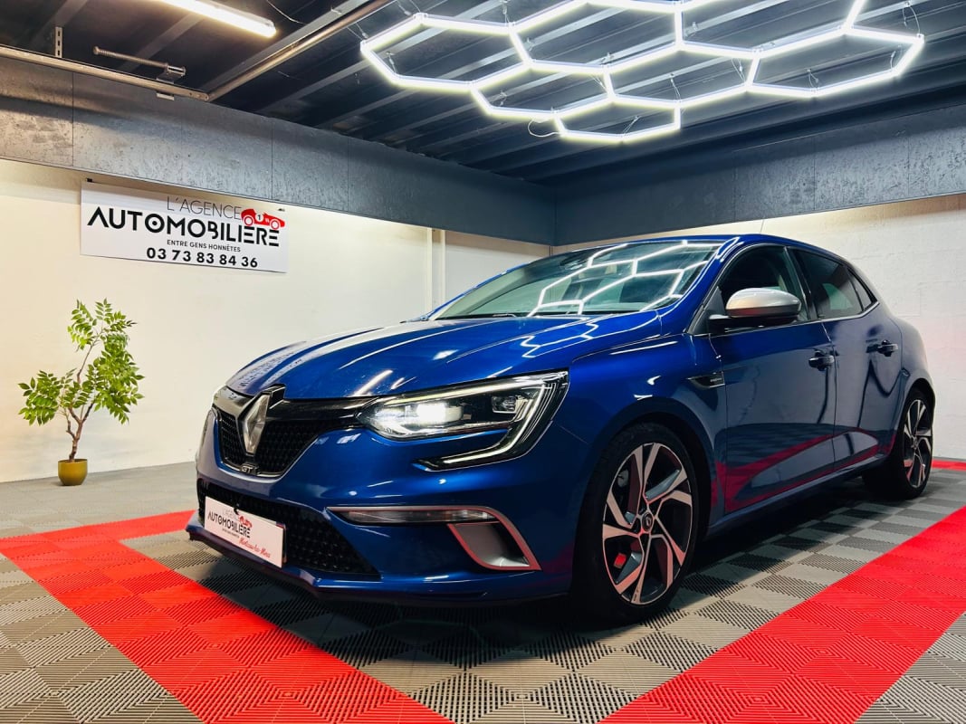 Renault Megane Mégane IV GT 1.6 TCe 205 ch EDC7 – 4Control – Boîte auto — 1