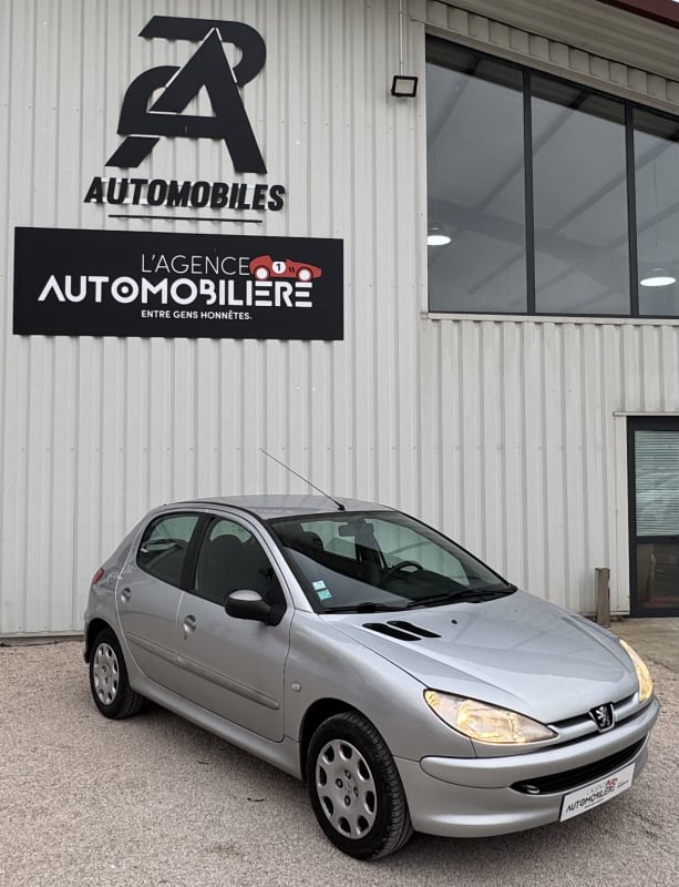 Peugeot 206 1.4 - 75cv TRENDY — 1