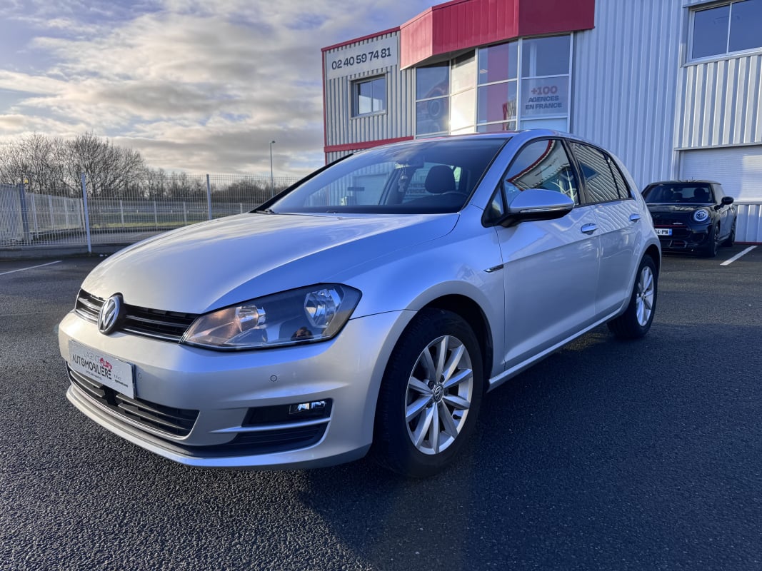 Volkswagen Golf VII (7) 1.2 TSI 105 BLUEMOTION DSG7 LOUNGE — 1