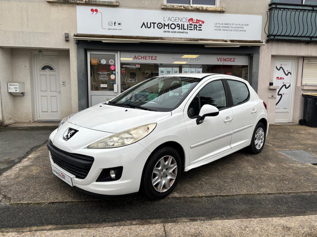 Peugeot 207 + 1.4 73 cv- Executive - 2ème main - Faible kilométrage — 1