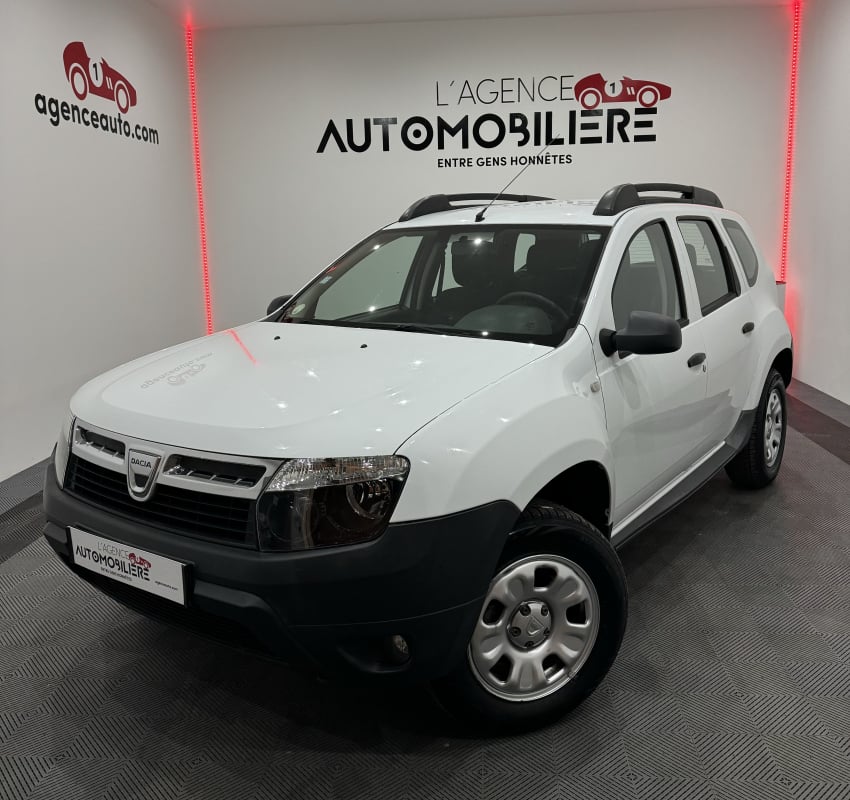 Dacia Duster DUSTER 4X4 AMBIANCE PLUS 1.5 DCI 110CV BVM6 ATTELAGE/CLIM/BLUETOOTH/RADIO CD/JANTES ALU/1ère MAIN — 1