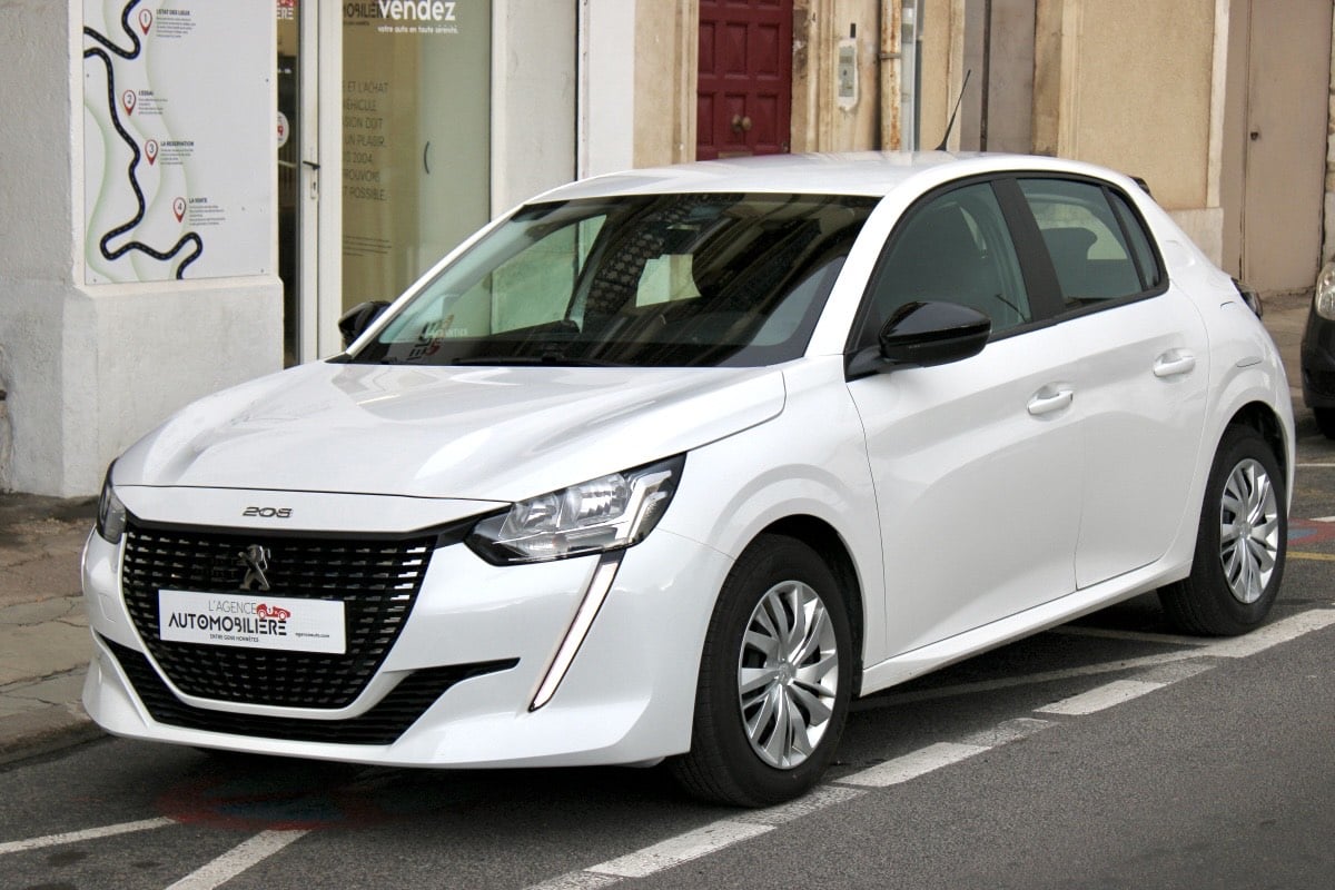Peugeot 208 GENERATION-II 1.5 BLUEHDI 100 ACTIVE ( Entretien Peugeot, Clim, Bluetooth.. ) — 1