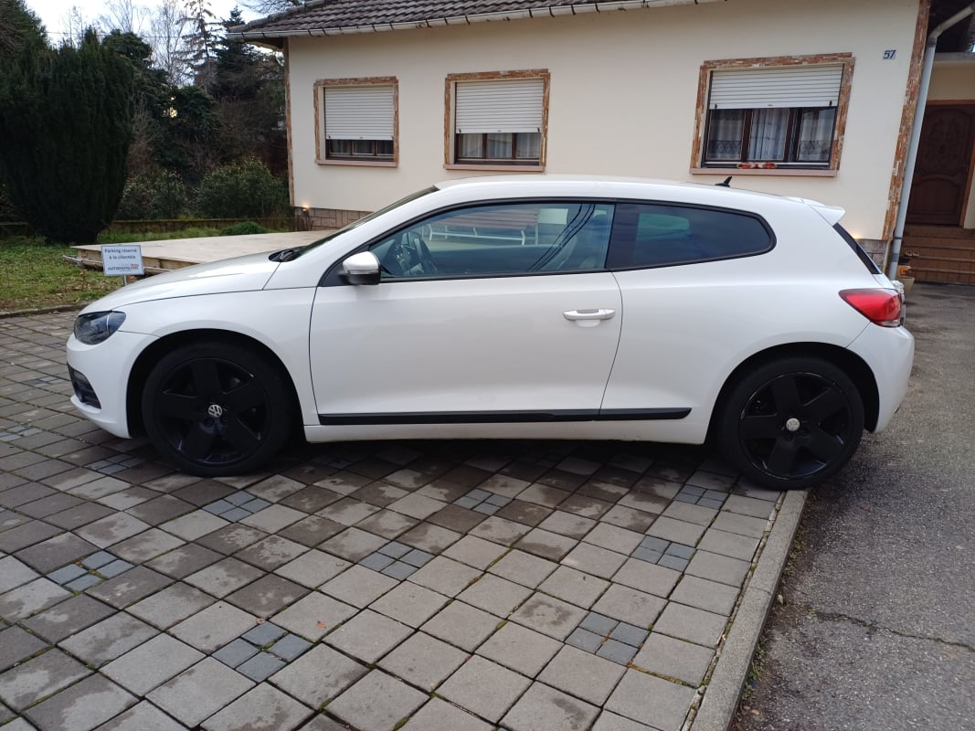 Volkswagen Scirocco 1.4 TSI 160 CV 16 V Carat Bon état int/ext — 2