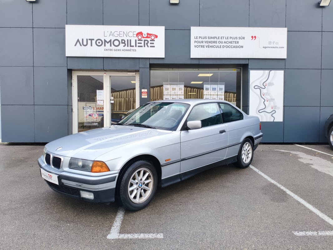 BMW Série 3 320 i coupe Worldline française d'origine — 1