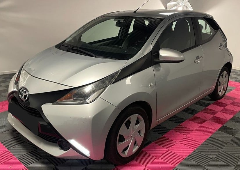 Toyota Aygo AYGO X-PLAY 1.0 VVT-I 69CV BVM5 5 PORTES — 1