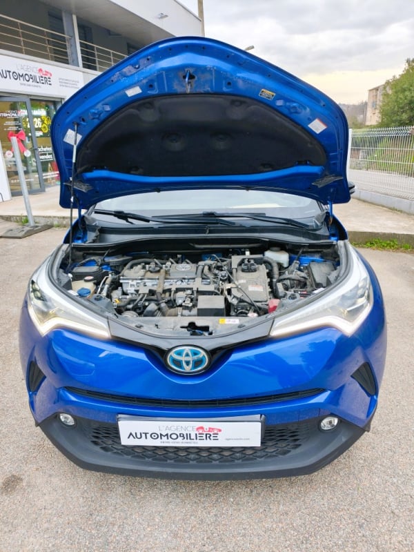 Toyota C-HR C-HR 122h Collection 2WD E-CVT — 19