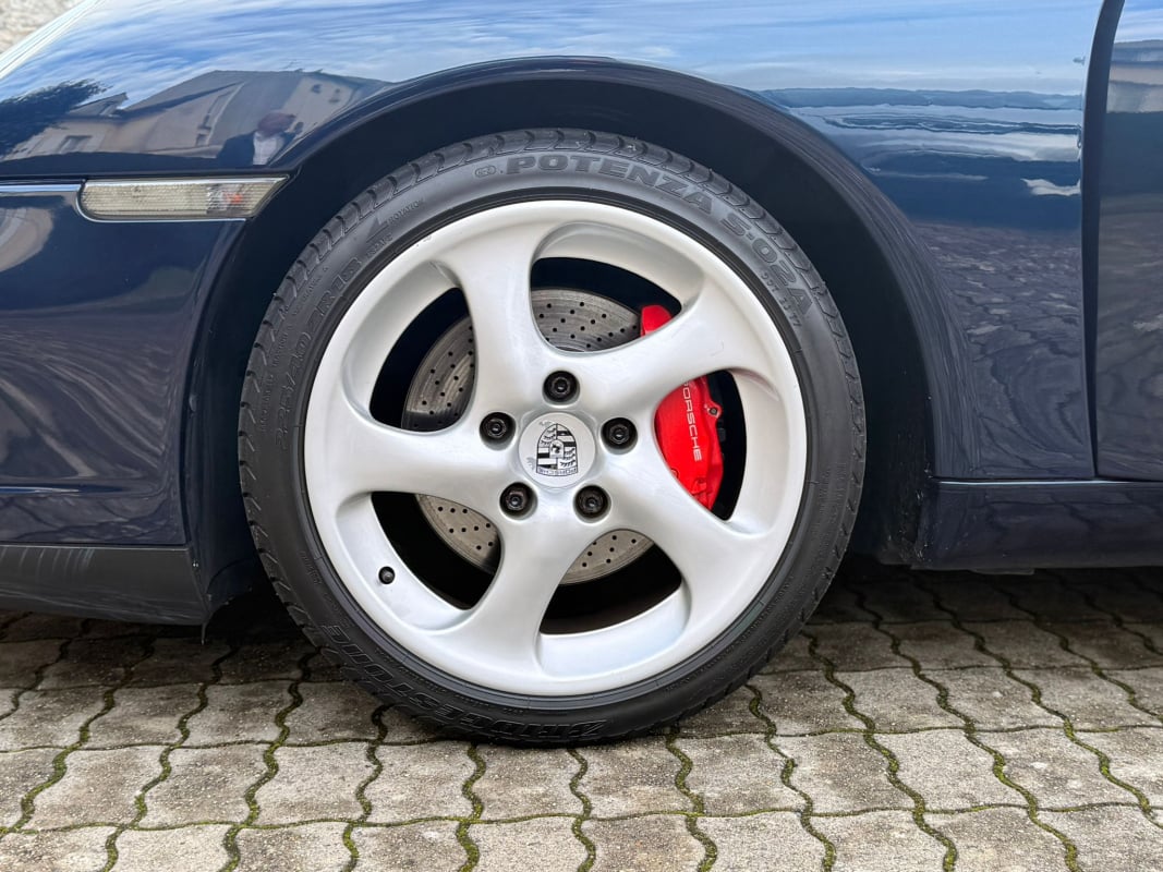 Porsche 911 Porsche 911 996 Carrera Cabriolet 3.4 — 22