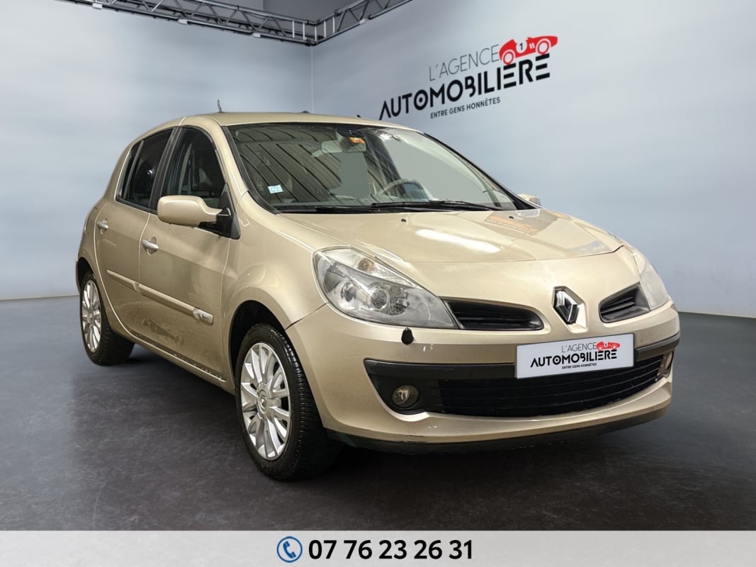 Renault Clio 1.6i 112ch Initial Paris — 1