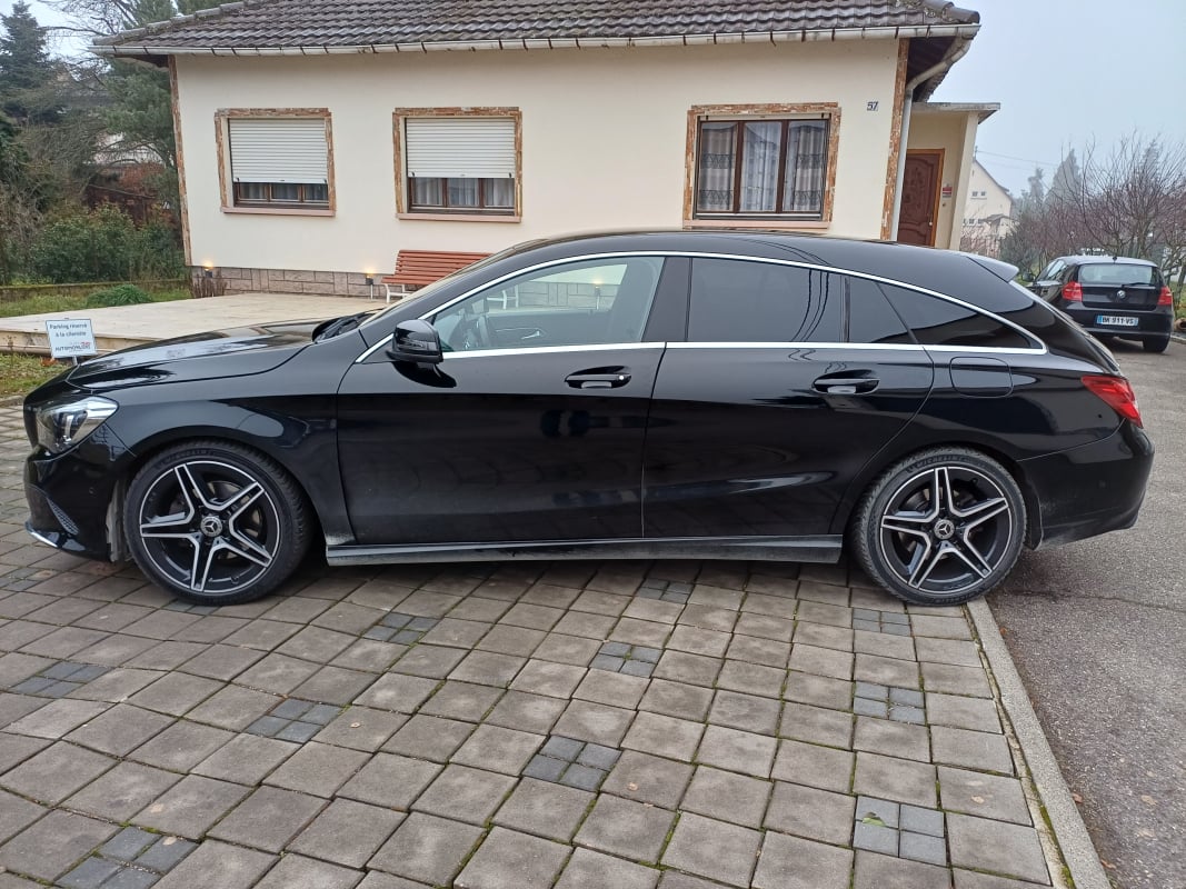 Mercedes-Benz Classe CLA CLA 180 Sensation 1.6 122 CV Shooting Brake DCT7 — 2