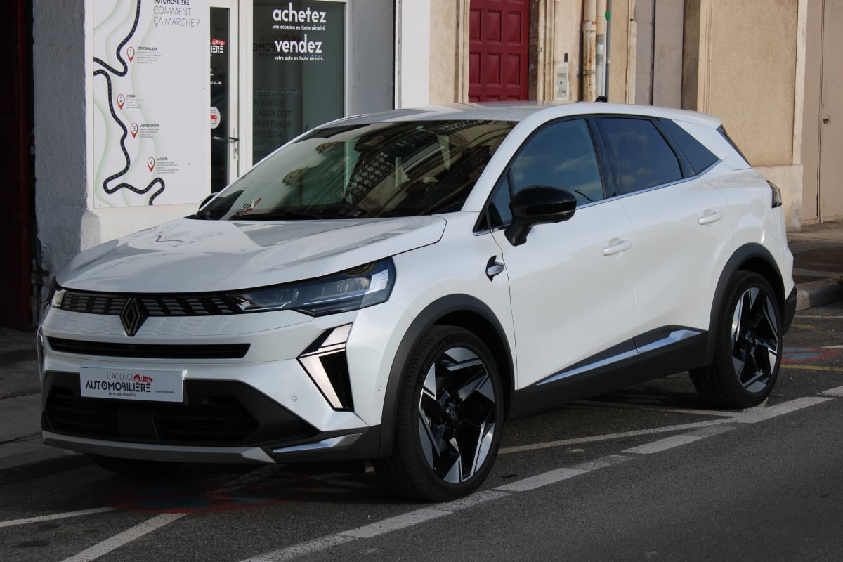 Renault Symbioz 1.6 E-TECH 145H 95 FULL-HYBRID HYBRID 1.2KWH ICONIC BVA ( Carplay, Sièges électriques ... ) — 1